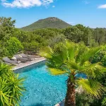Villa Pool Heated, Calm, Comfort & Beaches *