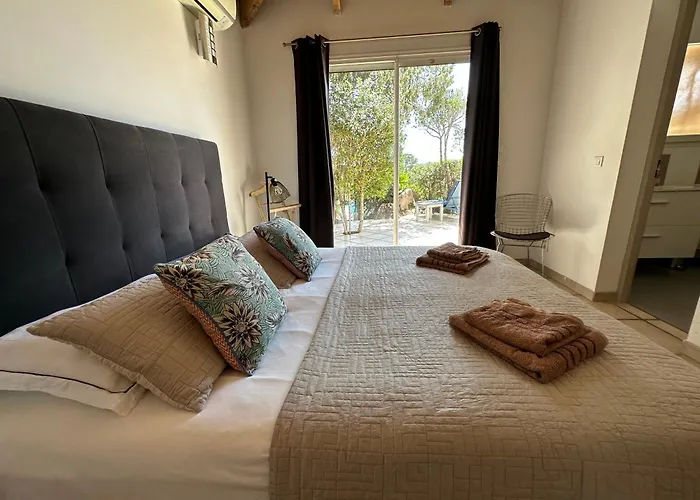 Dona Lisa Proche Des Plages! *